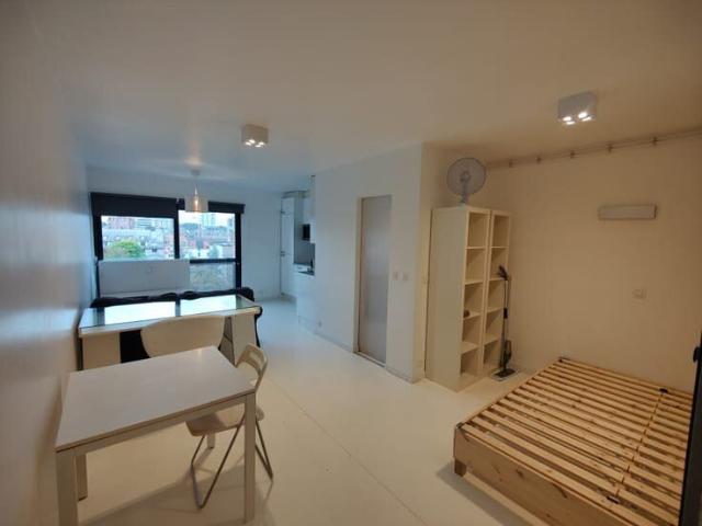 For rent: Bright, fully furnished studio 28m²