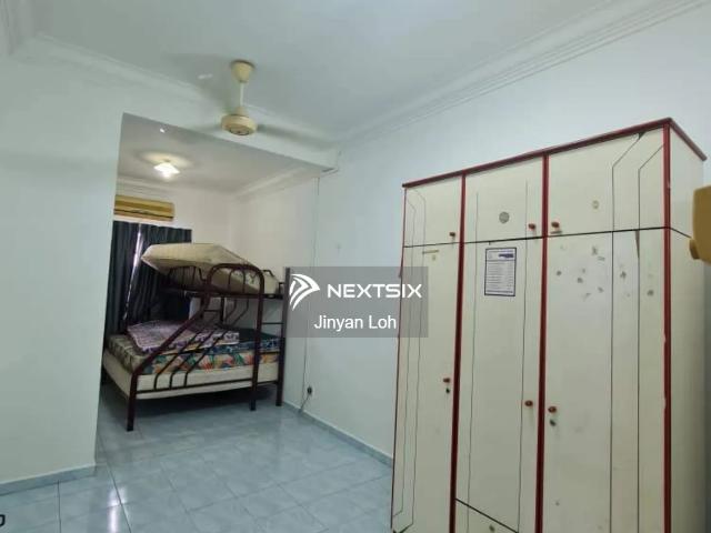 For Rent Court 10 1100sf 3rms 2baths Renovated unit