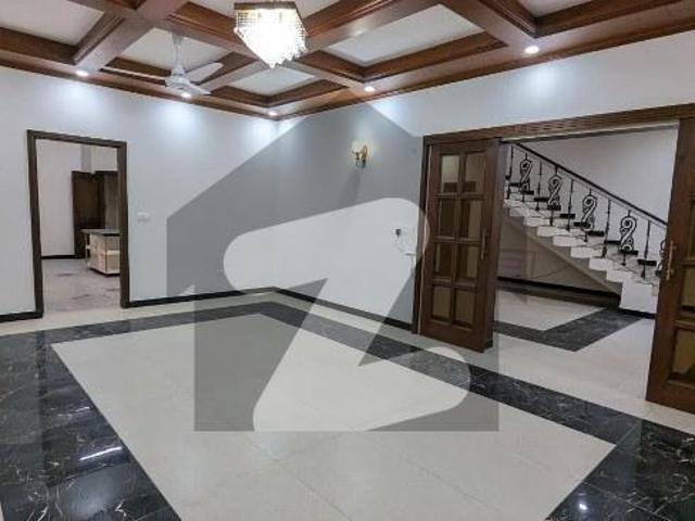 FOR RENT Designer 12 Beds Double Storey with Beautiful Lawn F_8/2 F 8
