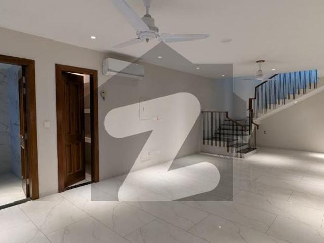 FOR RENT Designer Triple Storey Duplex House 6 Bedrooms F_6/2 F 6