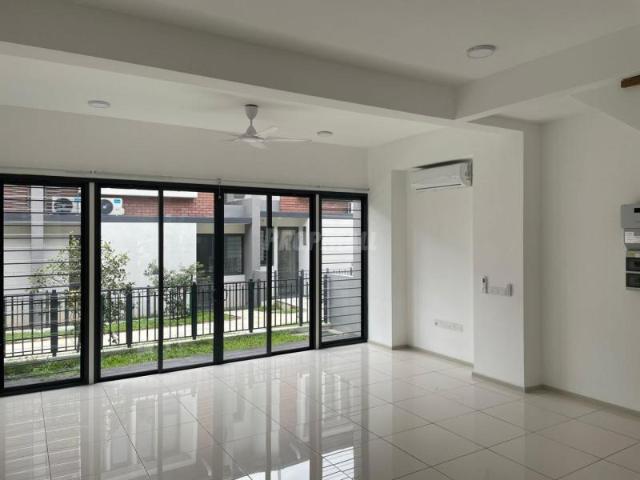 ‼️For Rent‼️Double storey House in Elmina East