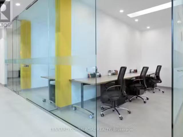 For rent: F DEDICATED DESKS 68 RAILSIDE ROAD, Toronto Vict.