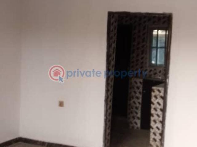 For rent: Flat & Apartment @ Alexander Proximity To Johnson Awe Using Oluyole Light. Ibadan Oyo PID: 5PBPHZ | Private Property Nigeria