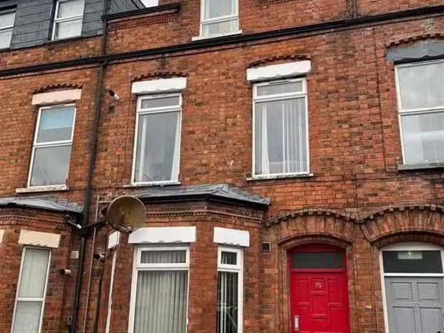 Cheap Flat 1, 75 Wellesley Avenue