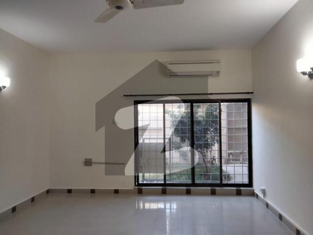 FOR RENT Fully renovated 6 Bedrooms Double Storey House F_8/3 F 8