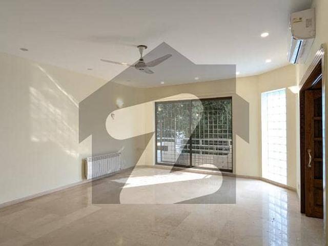 FOR RENT Fully Renovated Triple Storey House Available in F_6/3