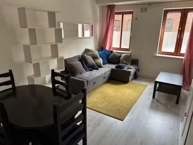 Cozy Ground Floor 1 Bed Apartment, Blackhall Square, Smithfiel.