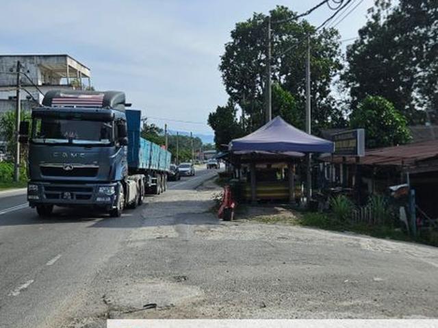 For Rent Shop @ Hulu Langat Suitable As Car Wash / Workshop Main Road Frontage With High Visibility