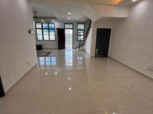 For Rent jalan harmonium 6 taman desa harmonium Johor Bahru