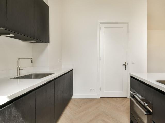 For rent: Johannes Vermeerstraat 36 2, 1071 DS Amsterdam