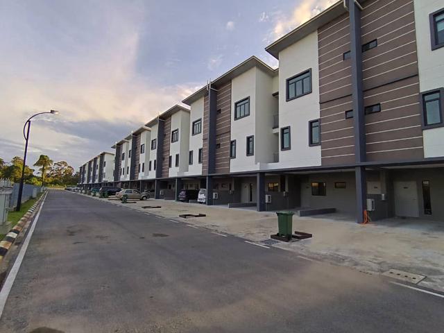 FOR RENT Kensho Upper Unit Pine Square MJC