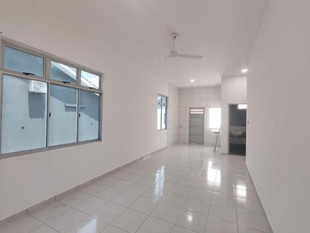 For rent Double Storey Jalan Bunga Kertas kulai