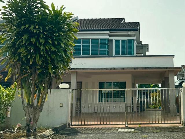 FOR RENT Large CORNER Double Storey House at Taman Uni Central