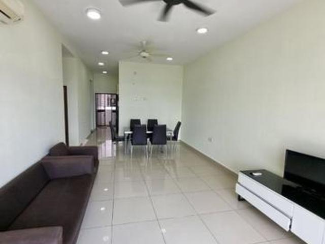 FOR RENT M Condo Larkin Near CIQ