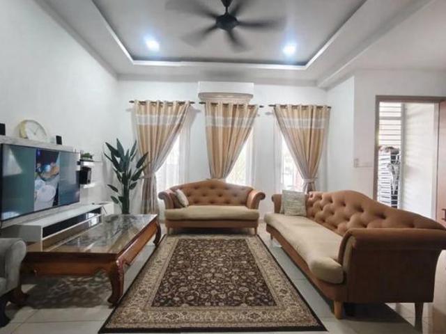 For Rent Maple Residence Fully Furnished with Club House