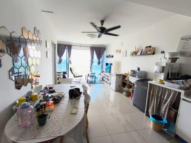 For Rent: Modern SOHO 2 Bedroom Studio at Trefoil@Setia City