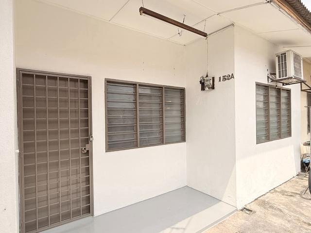 FOR RENT Newly Refurbished 3R1B SingleStorey Unit in Sungai Buloh