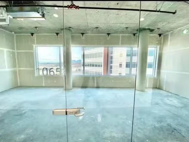 For Rent! Office for lease in Richmond, Richmond, 865 8477 Bri.