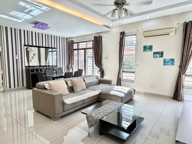 For rent Perling Jalan Simbang single storey big corner lot