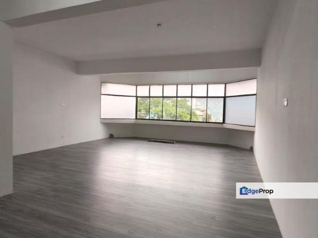 FOR RENT | Relau Walk Up Lot