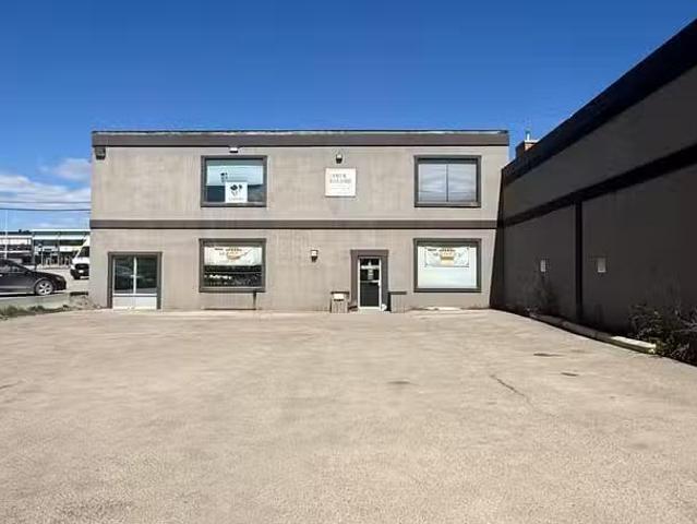For Rent! Retail for lease in Fort St. John, Fort St. John, Av.