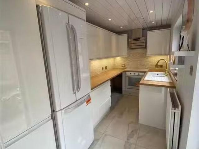 Rental! Room 1, 381 North Queen Street