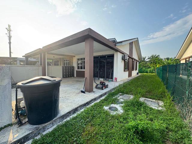 FOR RENT Semi D Single Storey House Jalan Kebun Seksyen 30 Shah Alam