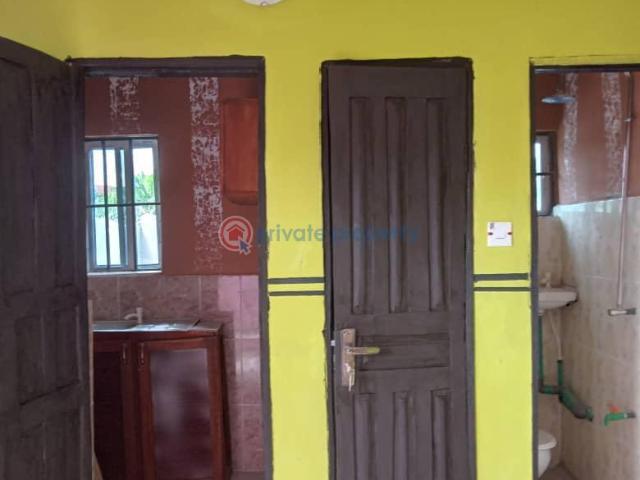 For rent: Self Contain Adeoje Off Oluyole Extension Akala Express Ibadan Oyo PID: 5PBAFY | Private Property Nigeria