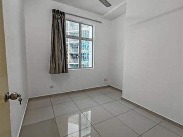 For Rent Seri Molek Perdana 3Beds Partial Furnished