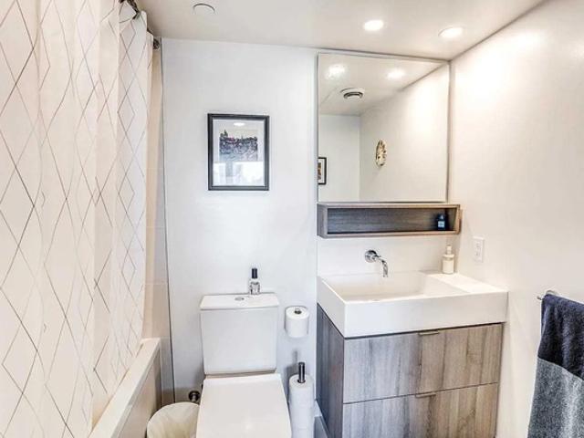 For Rent Shared Living/roommate Toronto ON DS103061838