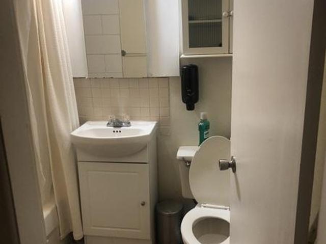 For Rent Shared Living/roommate Vancouver BC DS104563806