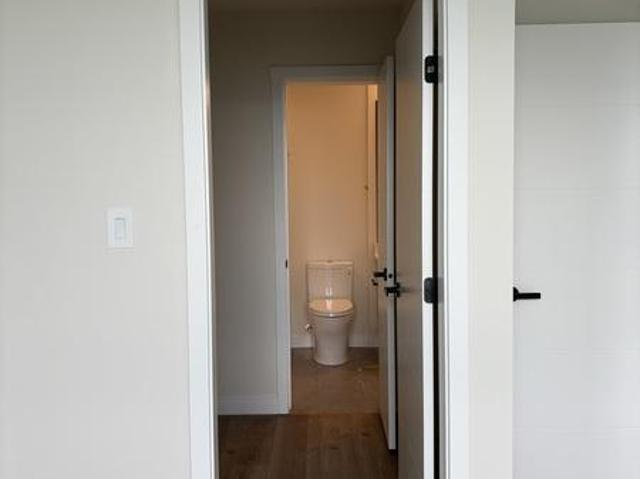 For Rent Shared Living/roommate Vancouver BC DS103569297