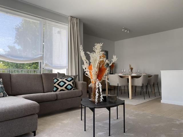 Forbes A3.2 Flat, 2 Chambre s, 92 M2 1600€