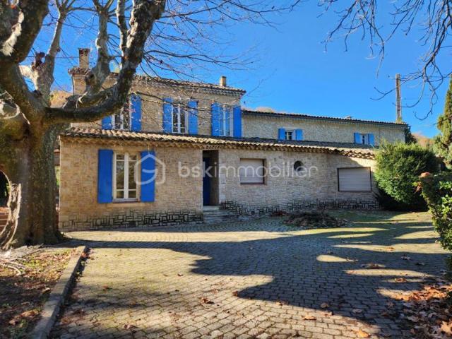 FORCALQUIER: NOUVELLE BAISSE DE PRIX pour ce mas à rénover