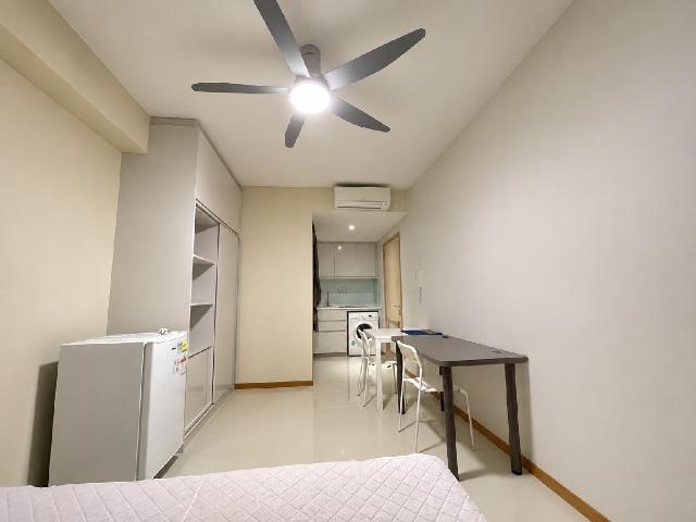 Forestville Executive Condominium For Rent, $2,4001 Bath 300 sqft $8.00 psf