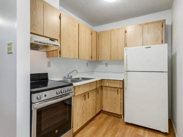 Forest Gardens 2 Bedroom Apartment for Rent at 35 Wood Lily Dr, Moose Jaw, SK S6J 1E6