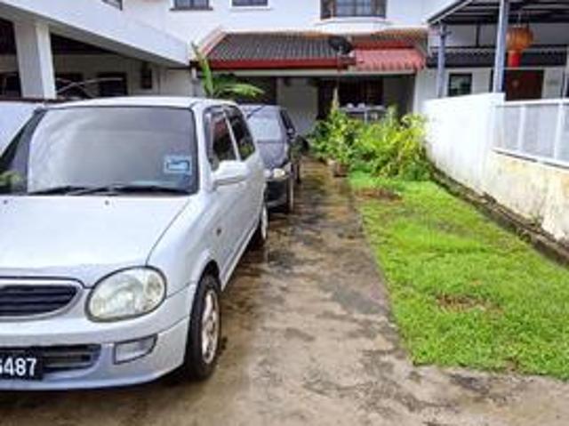 Forest Heights Double Storey Terrace For Sale Extra Long Car Porch