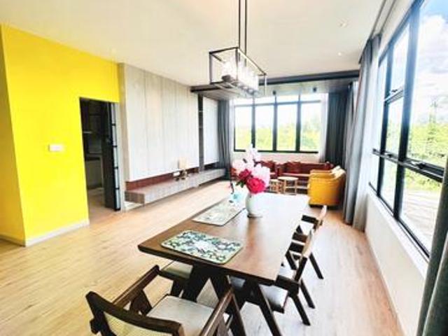 Forest Hill Townhouse Upper Unit