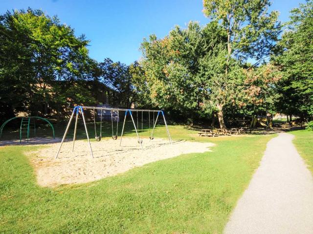 Forest Ridge 1 Bedroom Apartment for Rent at 2380 Baseline Rd, Ottawa, ON K2C 3J4 Centrepointe