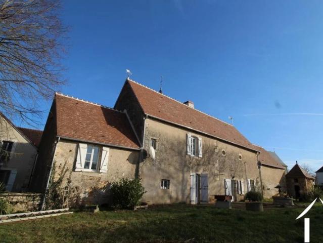 Former Presbytery – 4 Bedrooms, Garage & Outbuilding
