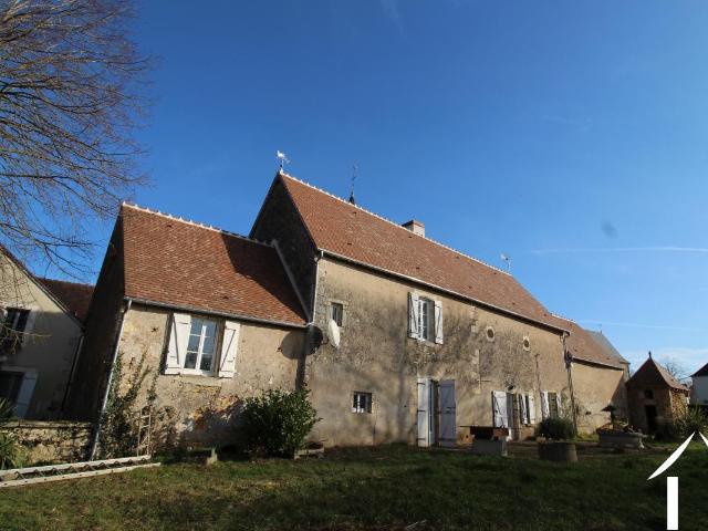 Former Presbytery – 4 Bedrooms, Garage & Outbuilding