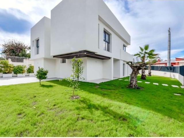 Formidable y Moderna Villa de Lujo en L´Albir