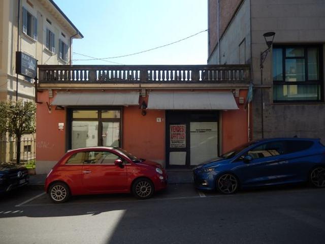 Da privato,fornovo locale vendesi o affittasi