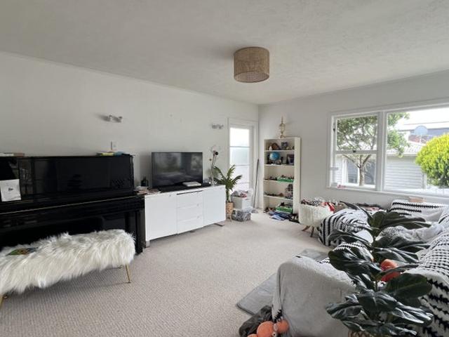 forrest hill, 3 bedrooms