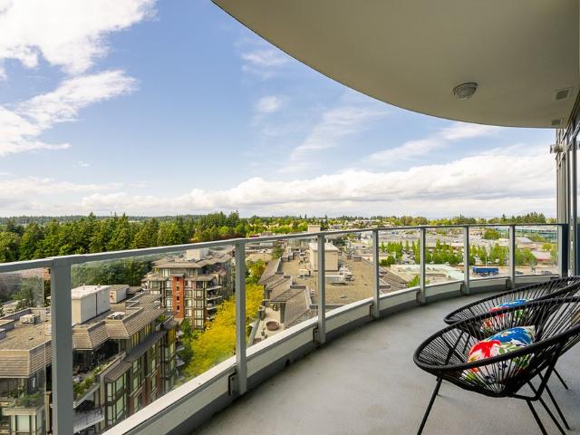 Foster Martin. Luxury Two Bedrooms Plus Den in Heart of White Rock
