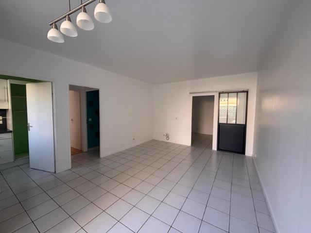 FOSSES Appartement 2 pièces avec jardin et garage privatif