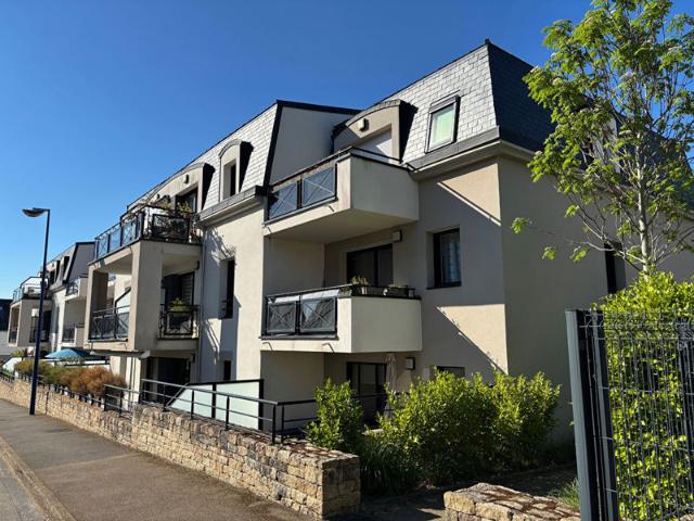 Fouesnant, au coeur du bourg, très bel appartement T2 avec balcon