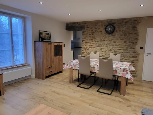 FOUGERES: T2 MEUBLE