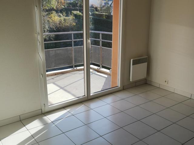 FOUGERES: Appartement T3