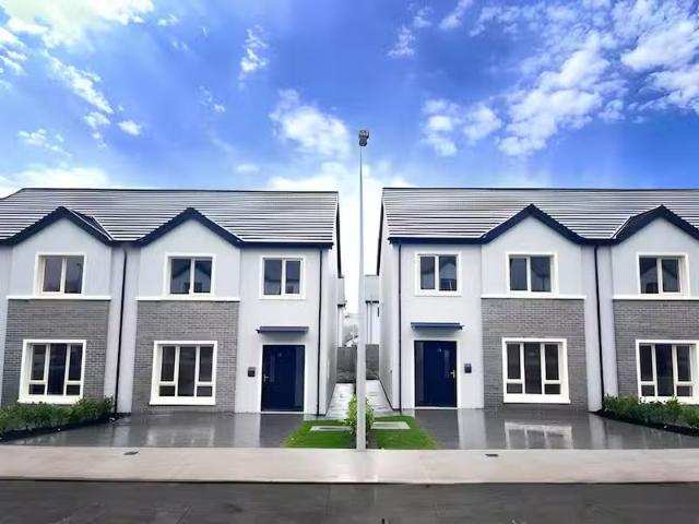 Four Bed Townhouse, Vicars Glebe, Four Bed Townhouse, Vicars G.
